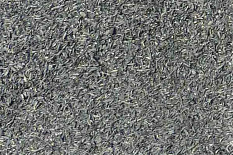 每克的碳化稻壳可有高达上千平方米的比表面积，有利于吸收土壤中的有害物质