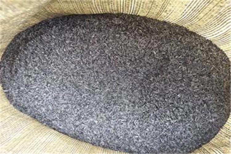 碳化稻壳的多孔隙特性可作为土壤益菌繁殖栖地，在肥性方面，含有百分之四的钾肥